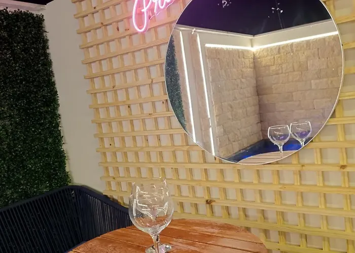 Studio luxo com piscina privativa e cascata no centro de porto de galinhas!